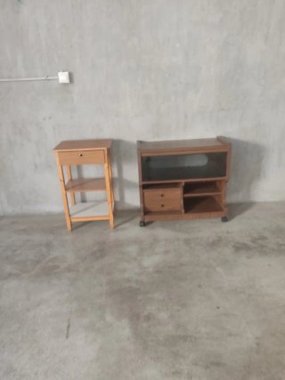 Mesita de noche de madera