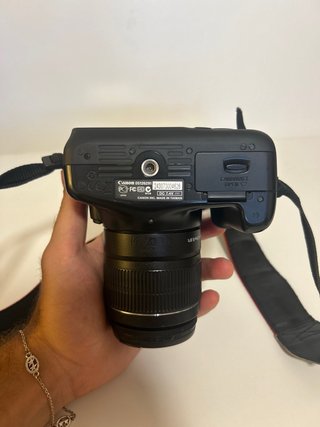 Canon EOS 1100D + 2 objetivos + batería
