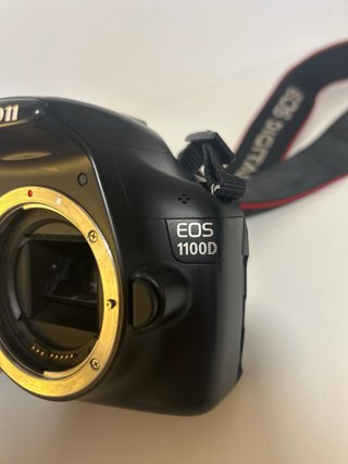 Canon EOS 1100D + 2 objetivos + batería