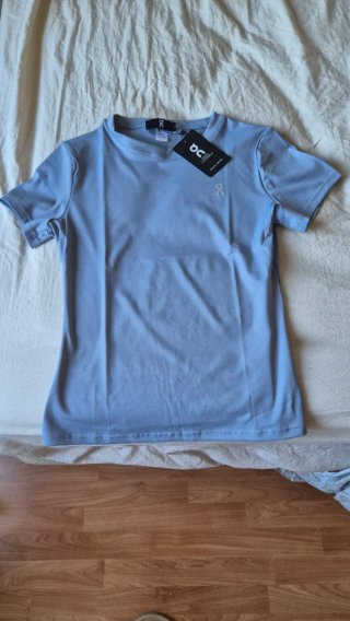Camiseta On Running azul
