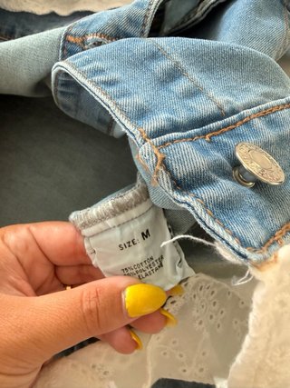 Casaco de ganga com renda