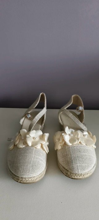 Zapatos niña ceremonia beige talla 36