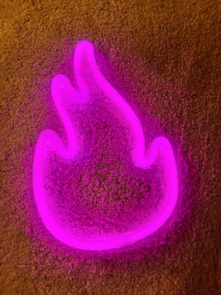 Luz LED Rosa forma de fuego