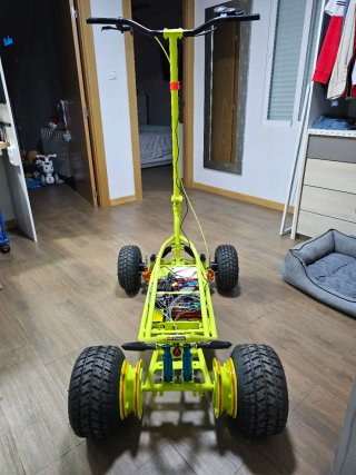 patinete eléctrico 4 ruedas