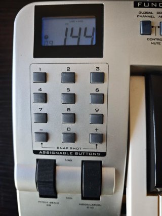 Controlador MIDI Evolution MK-425C