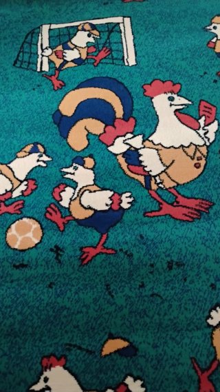 Alfombra infantil de pelo 100%Polypropylene.