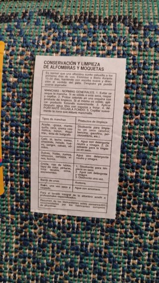 Alfombra infantil de pelo 100%Polypropylene.