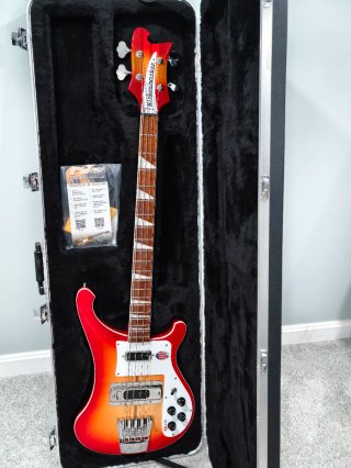 Rickenbacker 4003 Fireglo 2026. Nuevo sin estrenar
