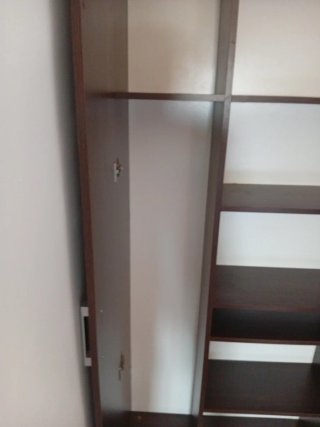 Armario auxiliar de madera marrón