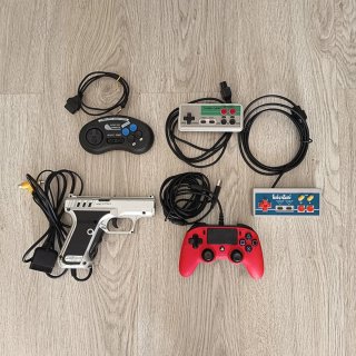 Lote mandos consola + pistola videojuegos