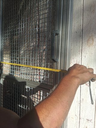 Puerta de seguridad metálica nueva