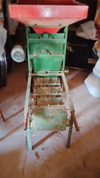 Peladora de almendras Estupina 3.000