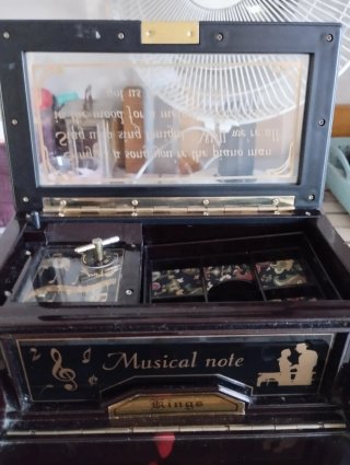 Joyero musical piano