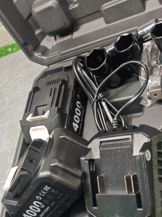 Llave de Impacto 1000 Nm 21V Brushless