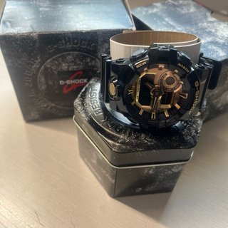 Reloj Casio G-Shock GA-710GB Negro/Dorado