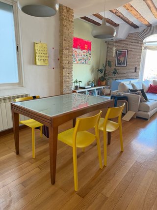 Mesa extensible madera y cristal 70s. Buen estado.