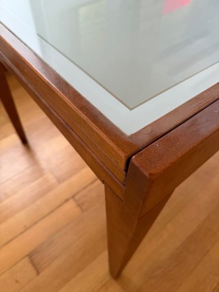Mesa extensible madera y cristal 70s. Buen estado.