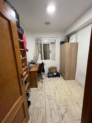 ​Se alquila 1 habitación libre en piso compartido