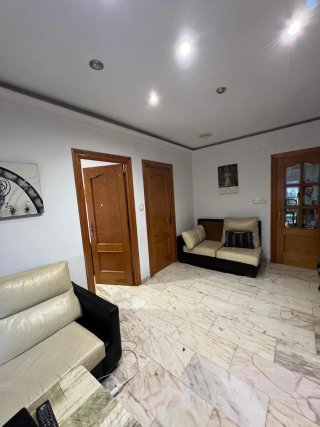 ​Se alquila 1 habitación libre en piso compartido