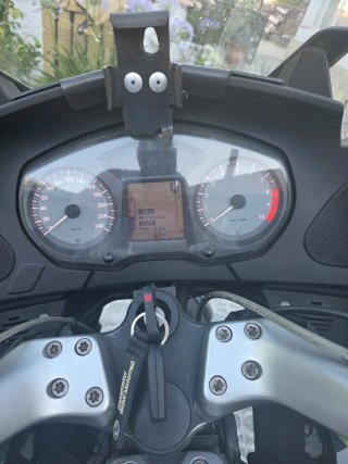 BMW R1200RT 2006, con maletas laterales y Baúl