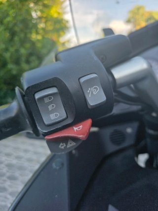 BMW R1200RT 2006, con maletas laterales y Baúl