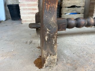 Mueble Castellano Antiguo con Cerámica Azul
