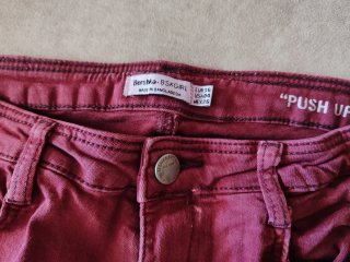 Pantalón push up rojo