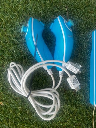 Nintendo Wii con mandos y juegos