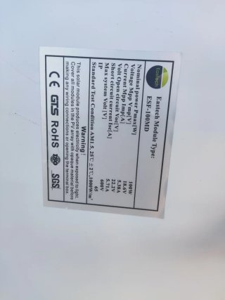Panel Solar 100W 12V + Accesorios de montaje