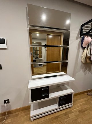 Mueble de entrada recibidor blanco y negro