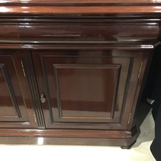 Vitrina de salón de caoba