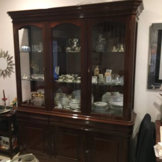 Vitrina de salón de caoba