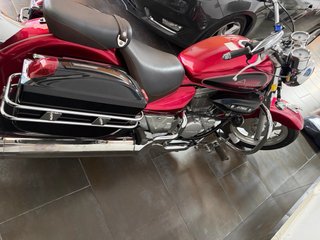 Moto Hyosung Aquila 125cc Cruiser Roja