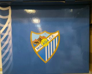 Manta con mangas Málaga CF y R. Madrid
