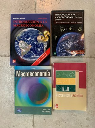 26 Libros carrera económicas UNED