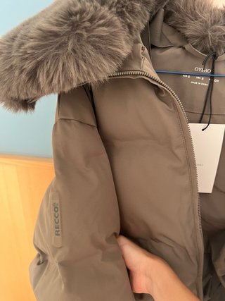 Chaqueta esquí Oysho de plumón con pelo Talla S