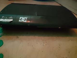 PS3 Super Slim Negra DC Shoes Edición