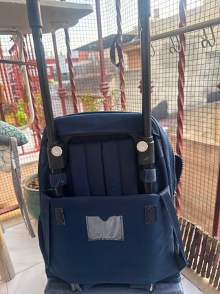 Mochila azul con estampado live to surf