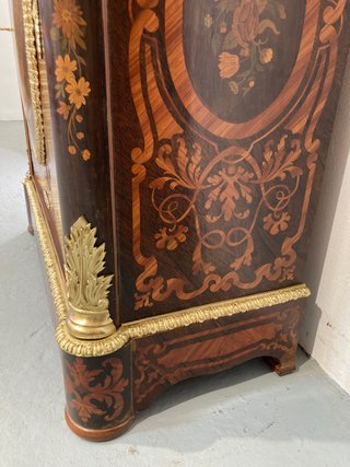 Mueble antiguo marquetería restaurado