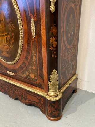 Mueble antiguo marquetería restaurado