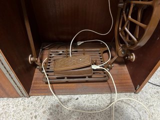 Máquina de coser Singer años 60