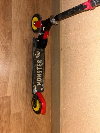 Patinete Monster Negro y Rojo