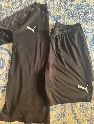 Conjunto deportivo Puma negro y gris