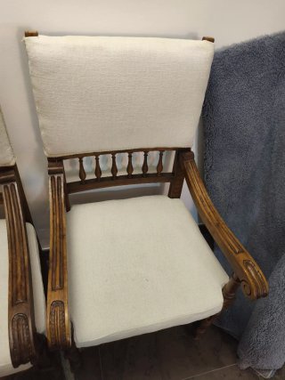 Juego de 2 sillas antiguas de madera