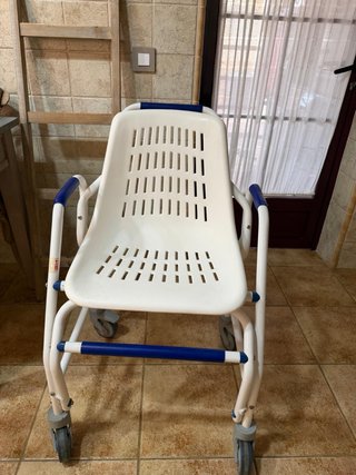 Silla ducha WC con ruedas azul y blanco