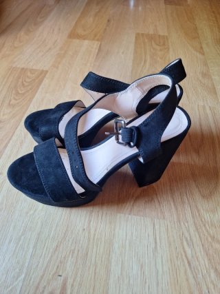 Sandalias tacón ancho negras