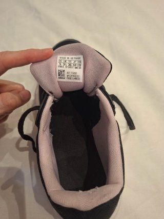 Zapatillas Adidas negras y rosas