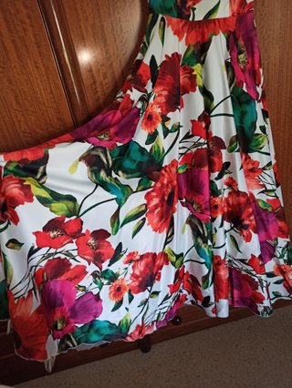 Vestido fiesta floral blanco y rojo