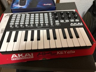 Piano Midi controlador AKAI APC KEY25