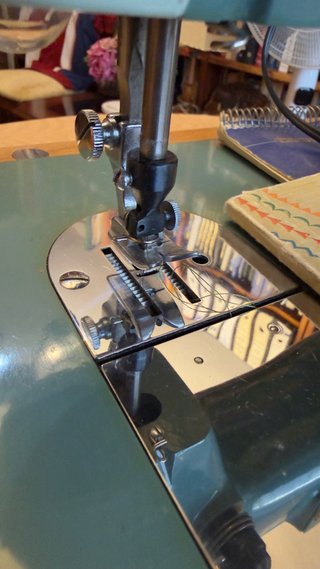 Máquina de coser Alfa 100-400 Automática
